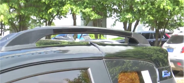 全国首例奇瑞eQ1车身外壳被太阳晒变形 奇瑞官方回应