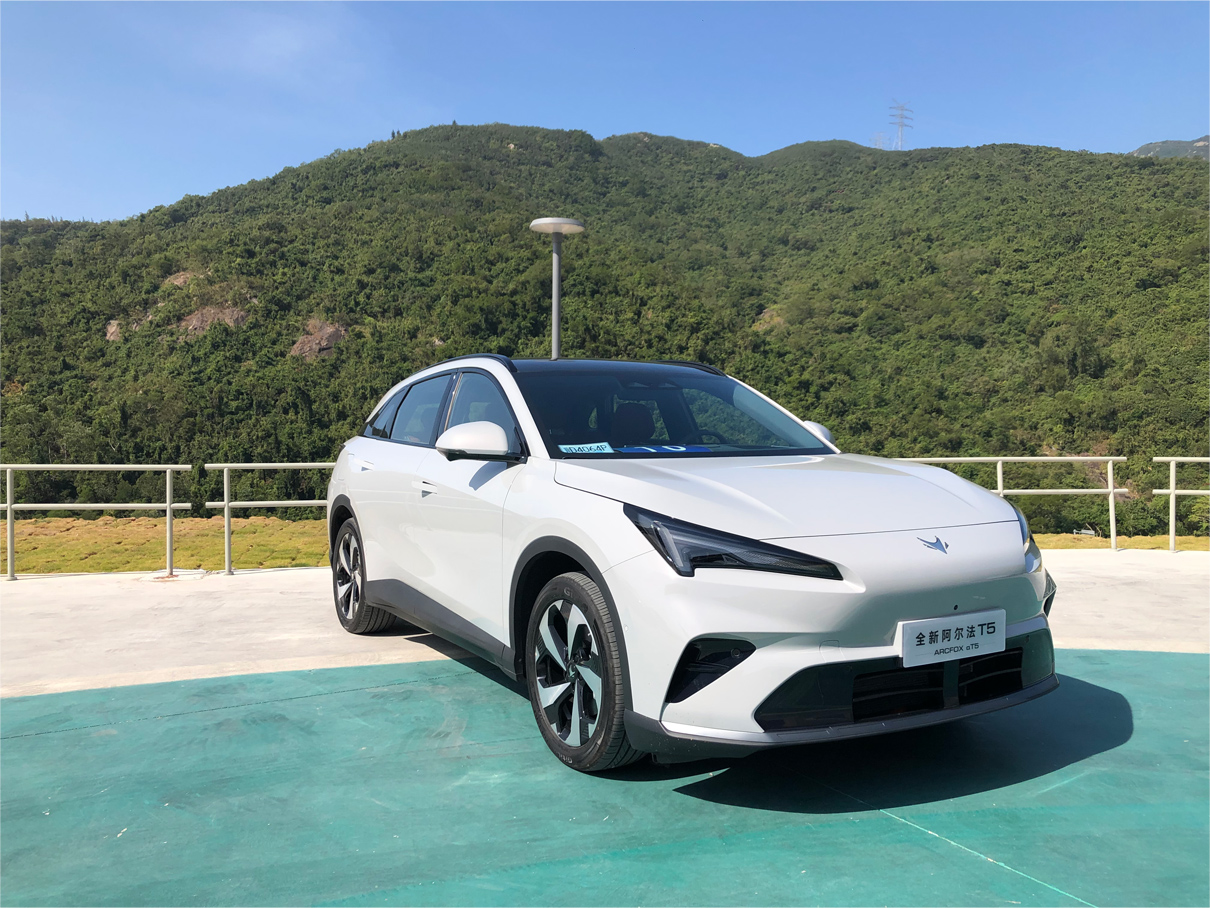 试驾:极狐全新阿尔法T5搭载“北汽元境智能”打入辅助驾驶第一梯队