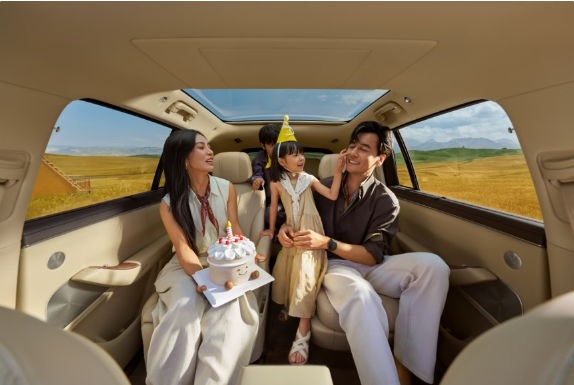 问界M7凭什么打动高知年轻家庭?答案藏在真实用车场景里